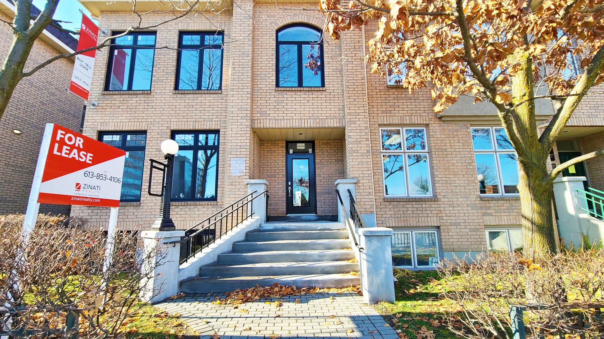 92 Centrepointe Dr, Ottawa, ON à vendre Photo du bâtiment- Image 1 de 1