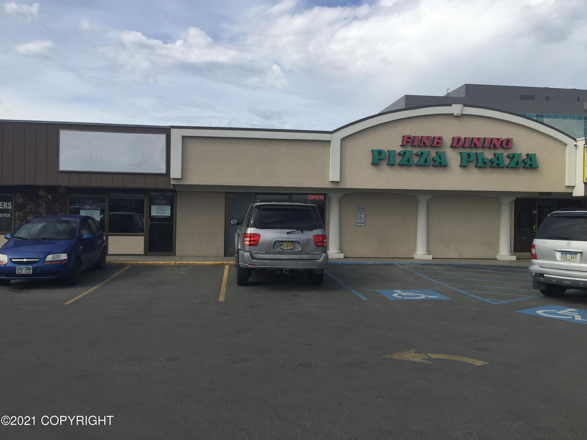 601 E Northern Lights Blvd, Anchorage, AK à louer Photo principale- Image 1 de 8