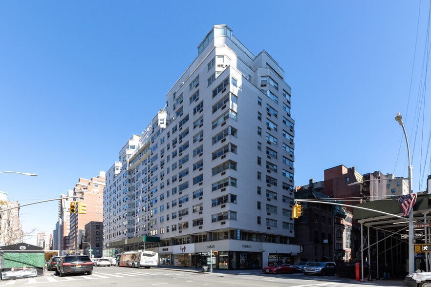 993-1009 Madison Ave, New York, NY for lease - Building Photo - Image 2 of 2
