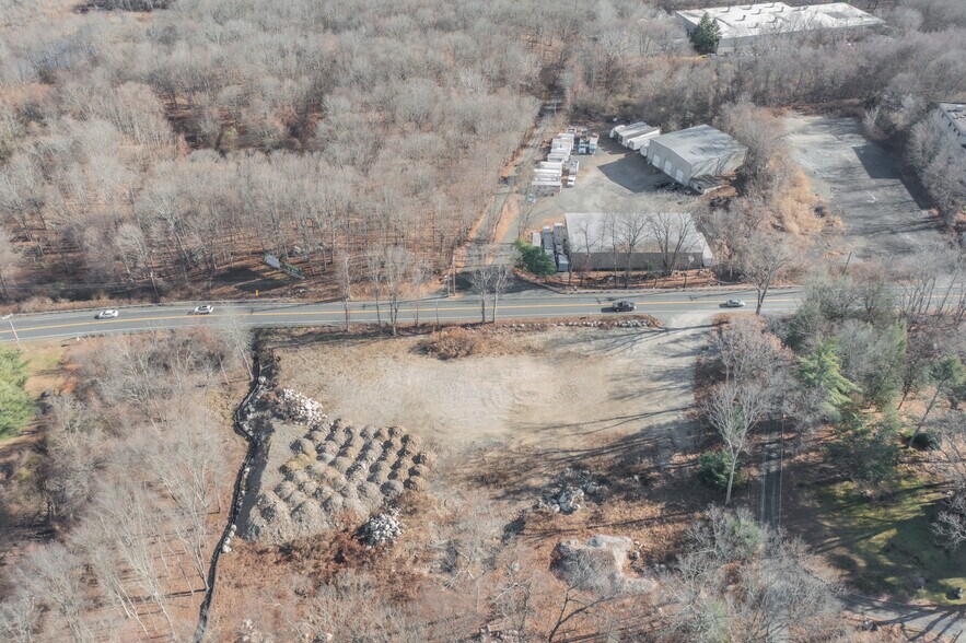 909 Main St, Monroe, CT à vendre - Photo du bâtiment - Image 2 de 12