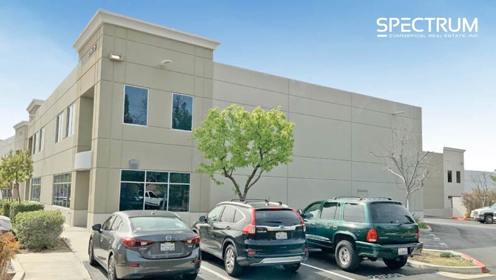 28506 Constellation Rd, Valencia, CA for lease - Building Photo - Image 2 of 3