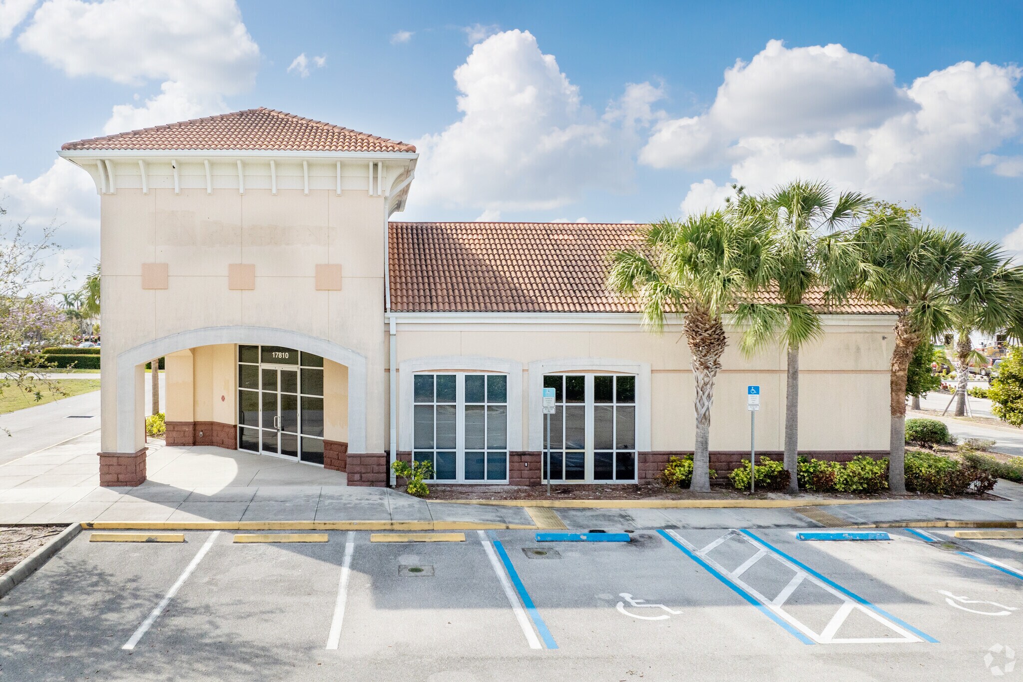 17810 Ben Hill Griffin Pky, Fort Myers, FL for lease Primary Photo- Image 1 of 8