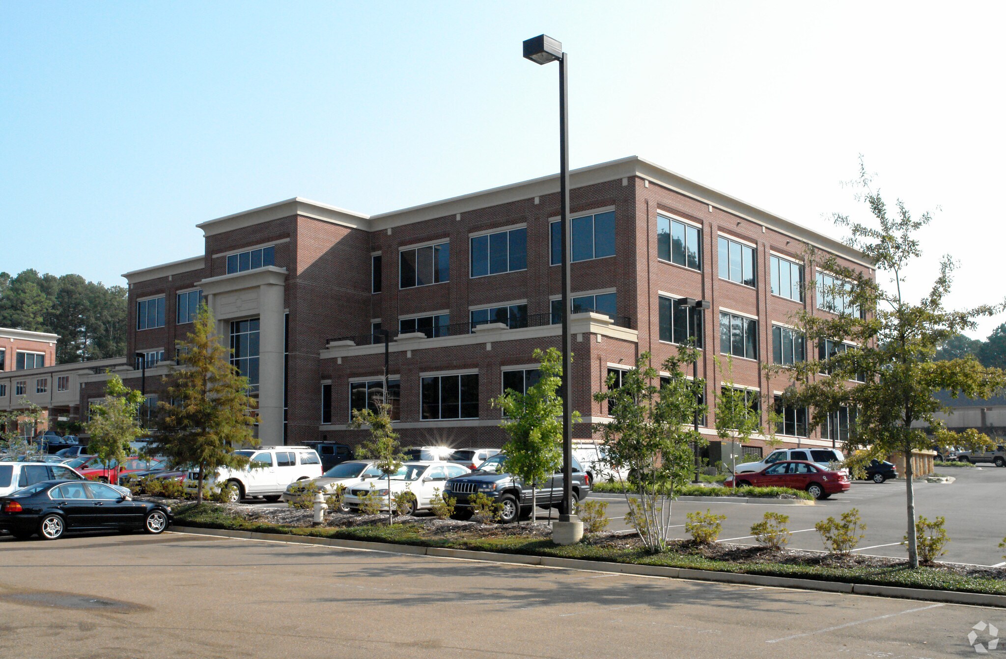 1400 Meadowbrook Rd, Jackson, MS for lease Primary Photo- Image 1 of 4