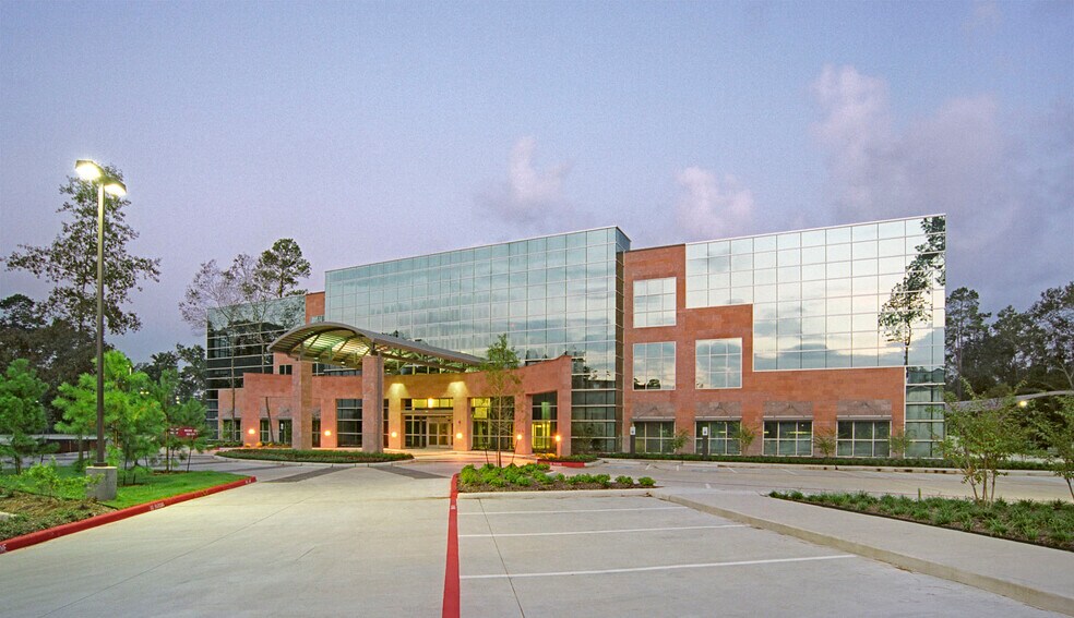 9303 Pinecroft Dr, The Woodlands, TX à louer - Photo du bâtiment - Image 2 de 4