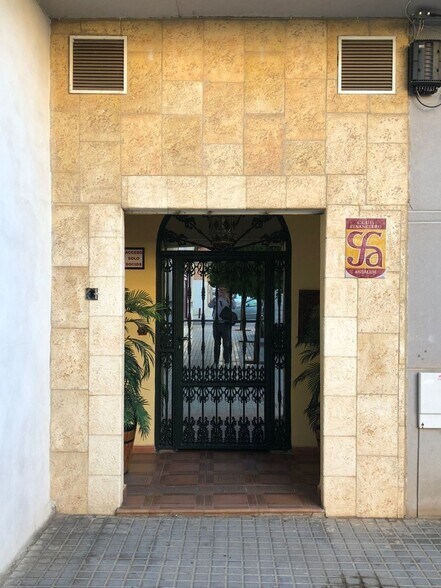 Retail in Córdoba, Córdoba for sale - Lobby - Image 1 of 12