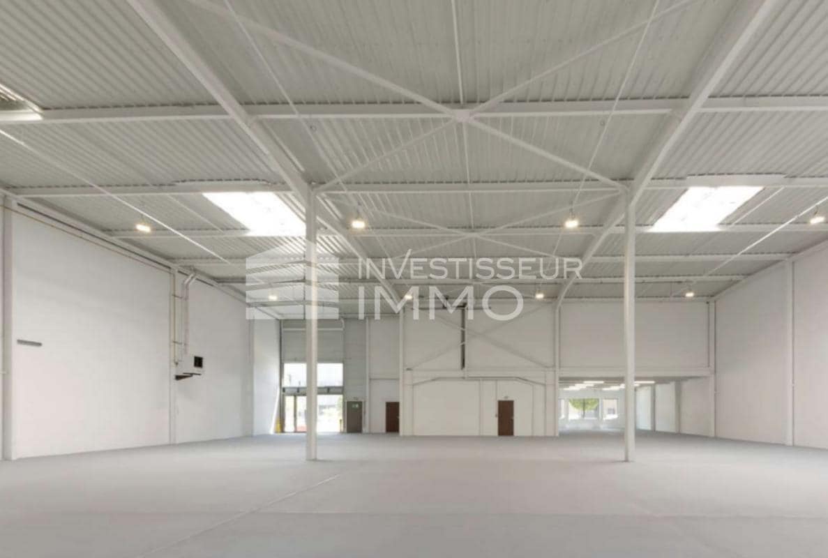 Flex in Le Blanc Mesnil for lease Interior Photo- Image 1 of 6
