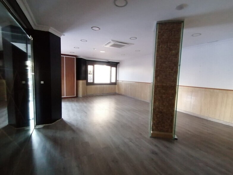 Retail in Cáceres, Cáceres for sale - Building Photo - Image 3 of 9