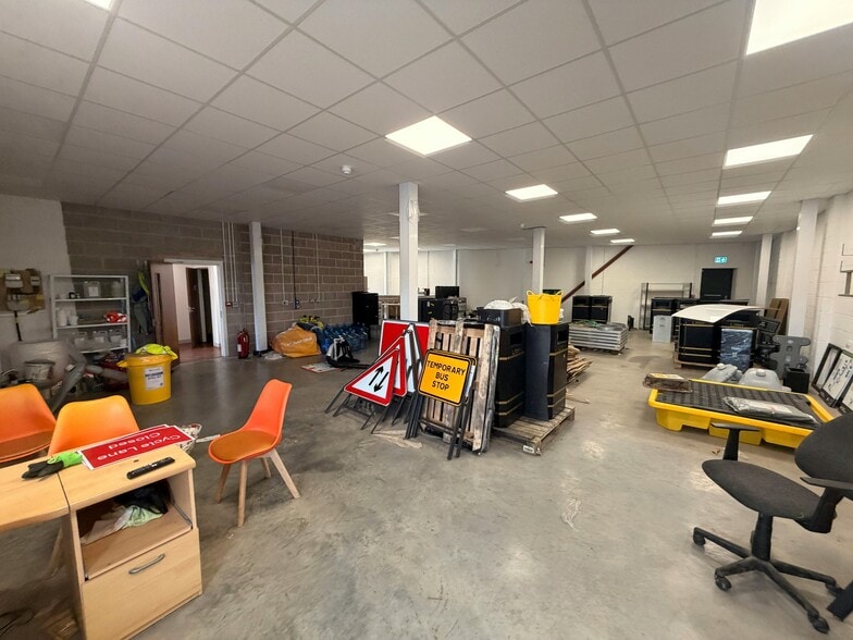Aston Way, Mannings Heath, Poole for lease - Building Photo - Image 2 of 3