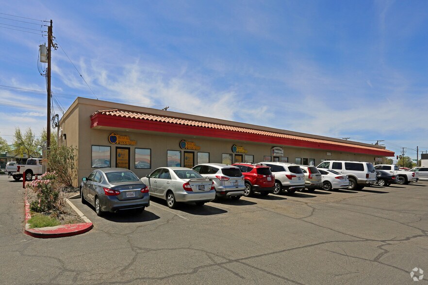 Plaza El Centro portefeuille de 2 propriétés à vendre sur LoopNet.ca - Photo du bâtiment - Image 2 de 2