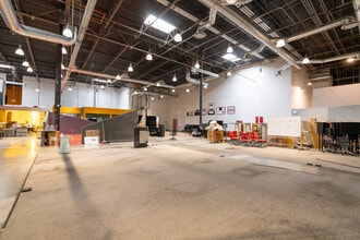 2710 Media Center Dr, Los Angeles, CA for lease Interior Photo- Image 2 of 41