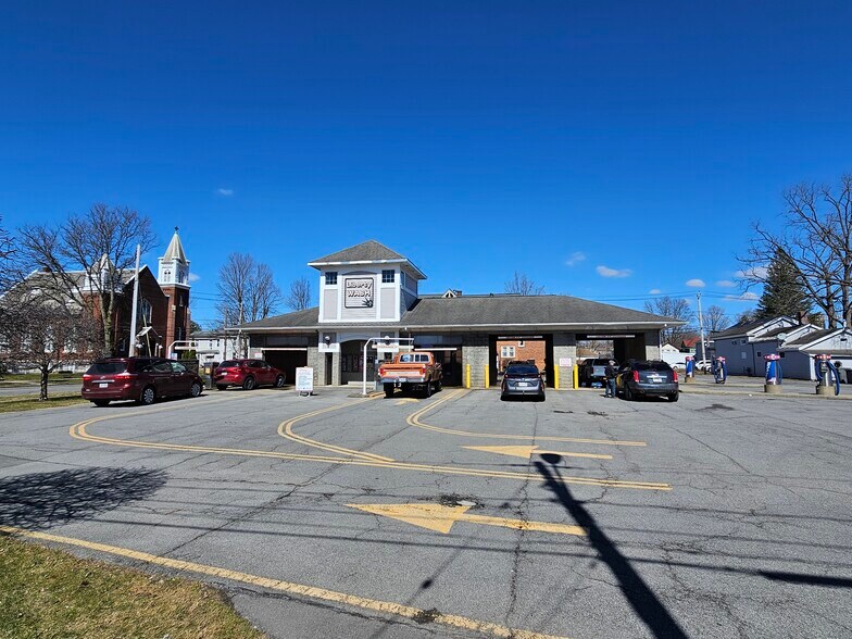 316 W Liberty St, Rome, NY à vendre - Photo du bâtiment - Image 1 de 17