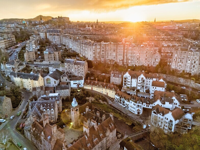 19 Hawthornbank Ln, Edinburgh à vendre - Photo du bâtiment - Image 2 de 11