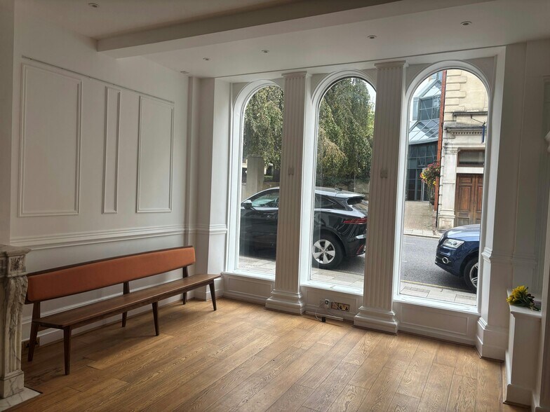 7 High St, Windsor for lease - Building Photo - Image 3 of 12