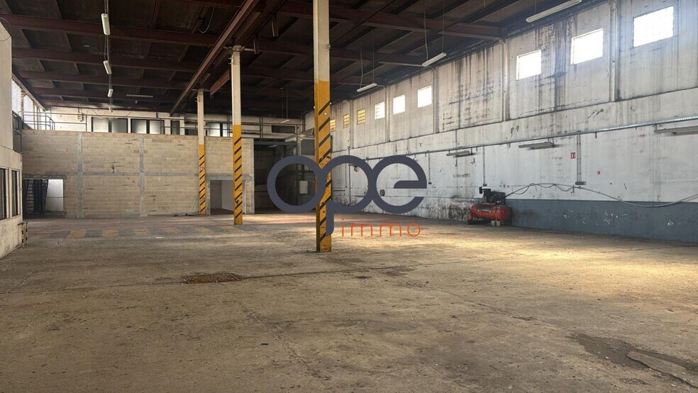 Industrial in Bobigny for lease - Building Photo - Image 2 of 9