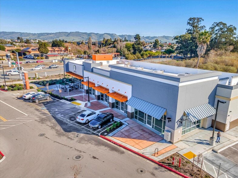 999 Main St, Watsonville, CA for lease - Building Photo - Image 3 of 34