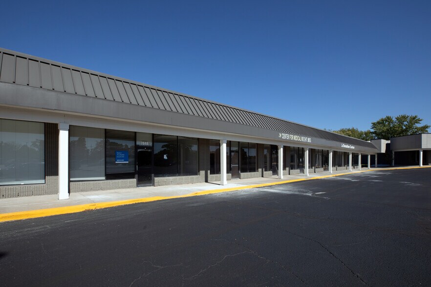 7820-7880 Quivira Rd, Lenexa, KS for lease - Building Photo - Image 2 of 4
