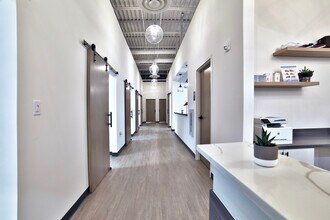 6420 W Newberry Rd, Gainesville, FL for lease Interior Photo- Image 1 of 3