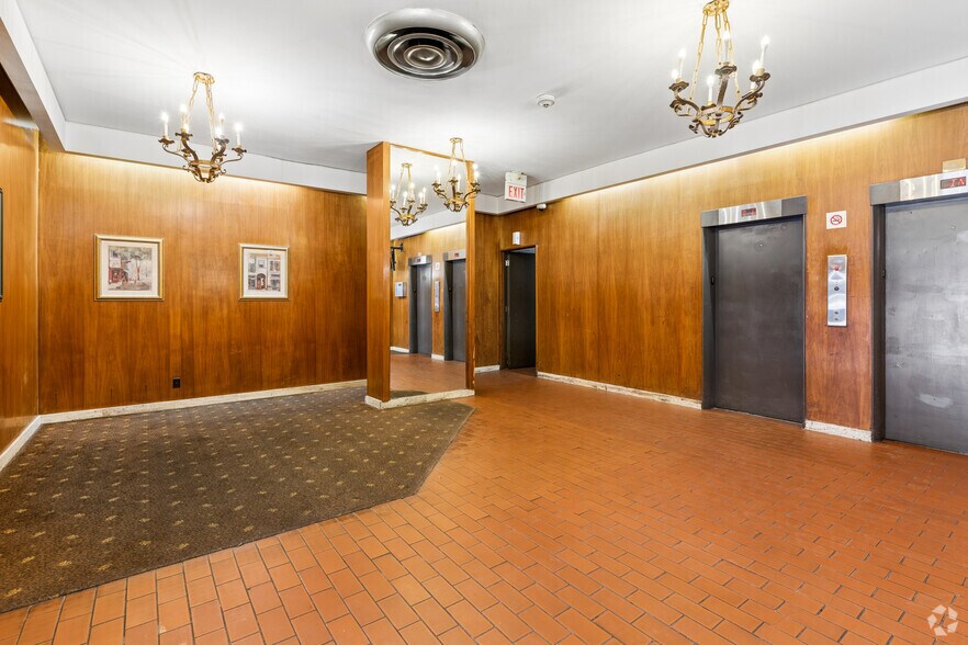 1920 Weston Rd, Toronto, ON à louer - Hall d’entrée - Image 2 de 29