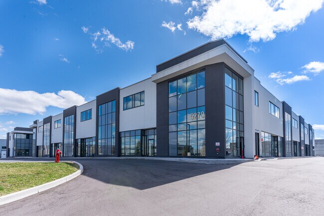 Plus de détails pour 5270 Solar Dr, Mississauga, ON - Industriel à louer