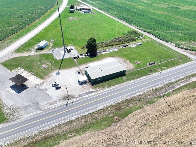 13599 US 64 Hwy, Webbers Falls, OK à vendre - Photo du bâtiment - Image 3 de 3