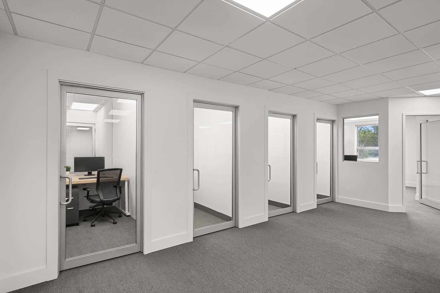 33 Flying Point Rd, Southampton, NY à louer Photo intérieure- Image 1 de 5