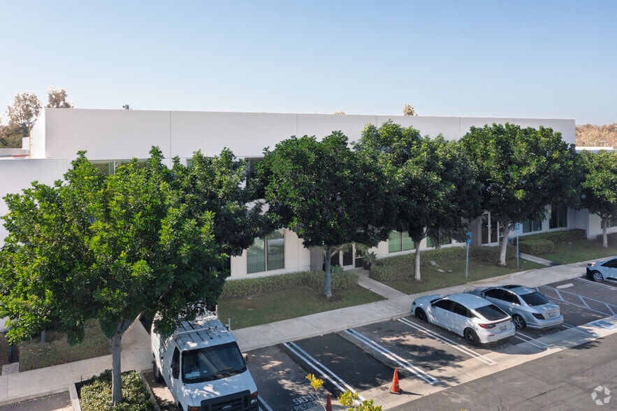 9560-9640 Research Dr, Irvine, CA for sale - Building Photo - Image 1 of 12
