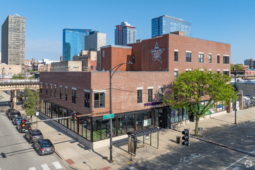 2000-2100 W State St, Geneva, IL à louer - Photo principale - Image 1 de 4