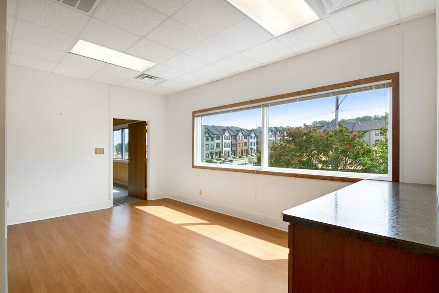 1329 Alum Spring Rd, Fredericksburg, VA à louer - Photo intérieure - Image 2 de 4