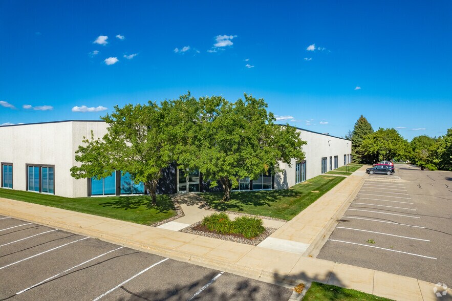 1060 Lone Oak Rd, Eagan, MN à louer - Photo du bâtiment - Image 3 de 8