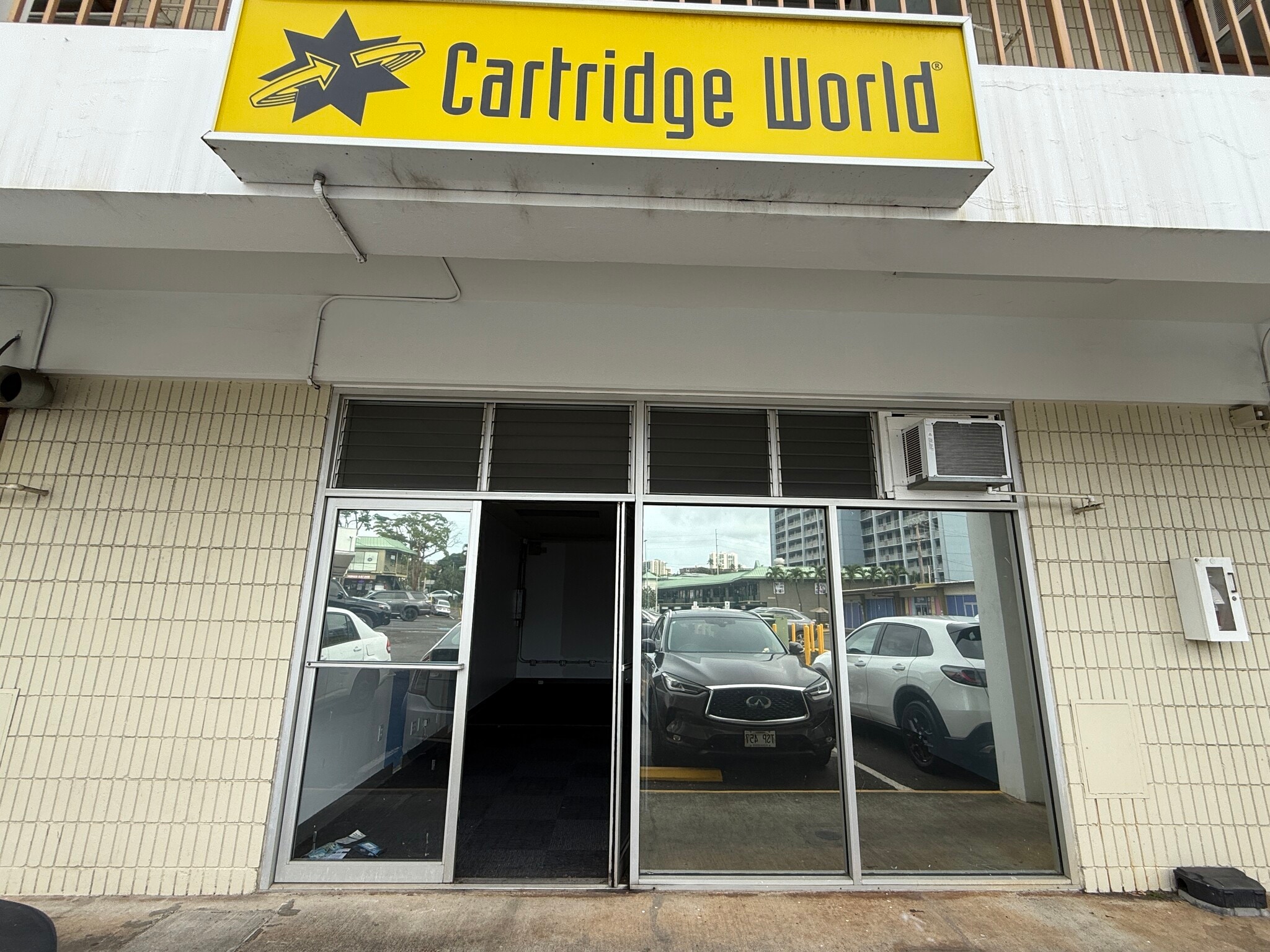 99-205 Moanalua Rd, Aiea, HI for lease Interior Photo- Image 1 of 7