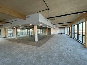 97 Rue Martha Desrumaux, Nanterre for lease Interior Photo- Image 2 of 2