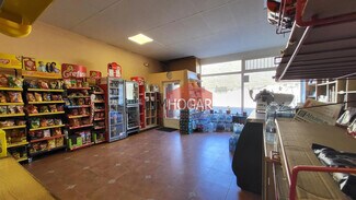 Plus de détails pour Multi-résidentiel à vendre