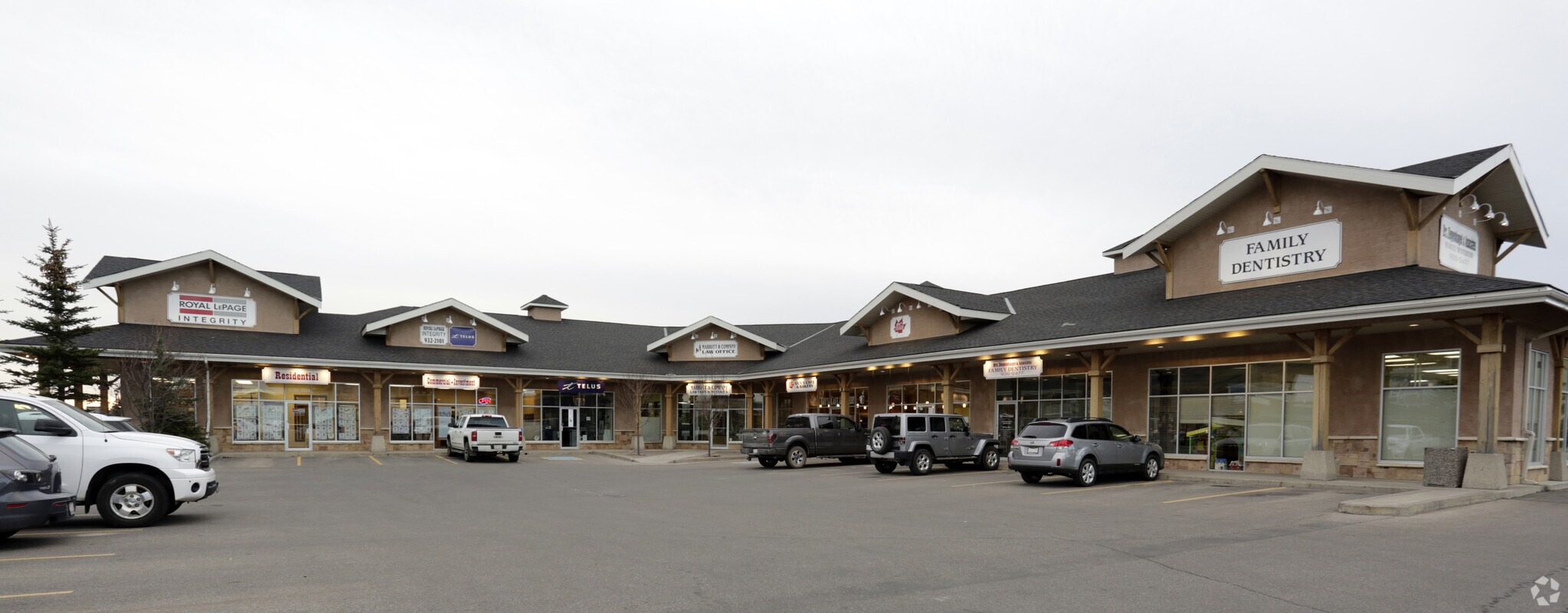 201 Grande Blvd W, Cochrane, AB for sale Primary Photo- Image 1 of 1
