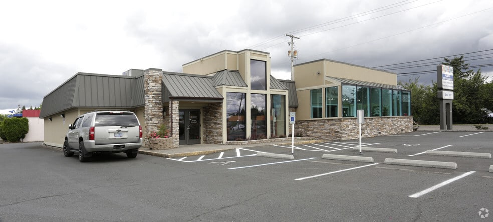 7615 E Mill Plain Blvd, Vancouver, WA for sale - Primary Photo - Image 1 of 11