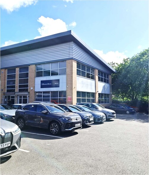 Steelpark Rd, Halesowen à vendre - Photo du bâtiment - Image 2 de 12