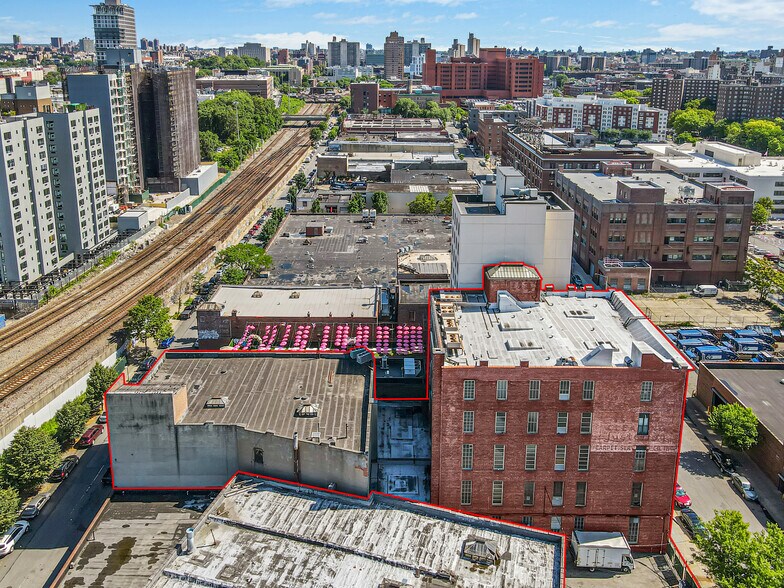 5-2566 Canal Pl, Bronx, NY à vendre - Photo du bâtiment - Image 2 de 12