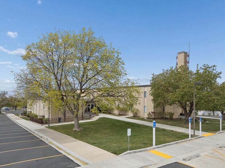 7075 2260 E, Cottonwood Heights, UT à vendre - Photo du bâtiment - Image 2 de 4