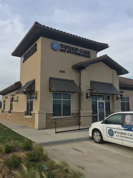 4545 Heritage Trace Pky, Fort Worth, TX à vendre - Photo principale - Image 1 de 7