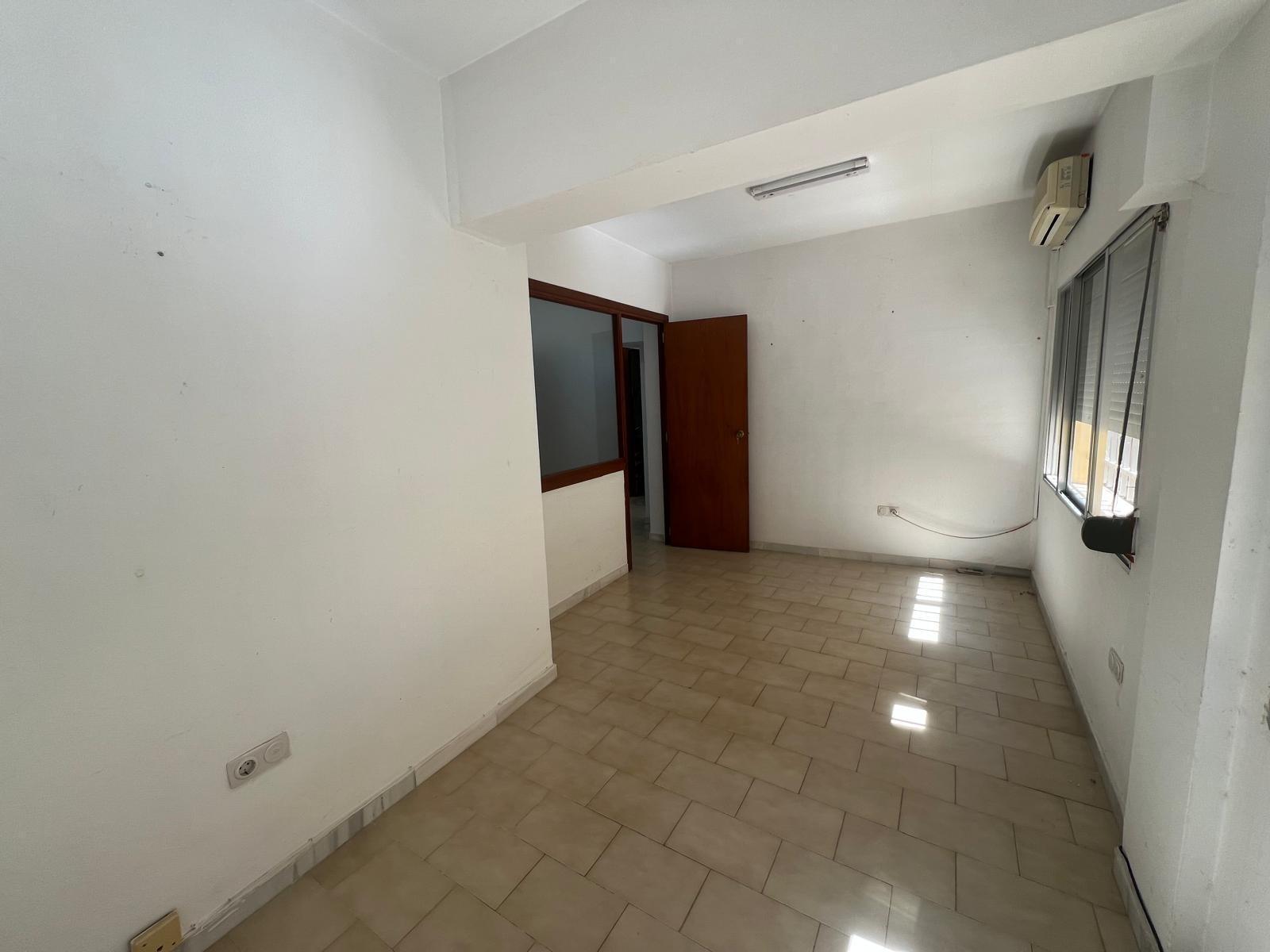 Office in Cáceres, Cáceres for sale Building Photo- Image 1 of 8