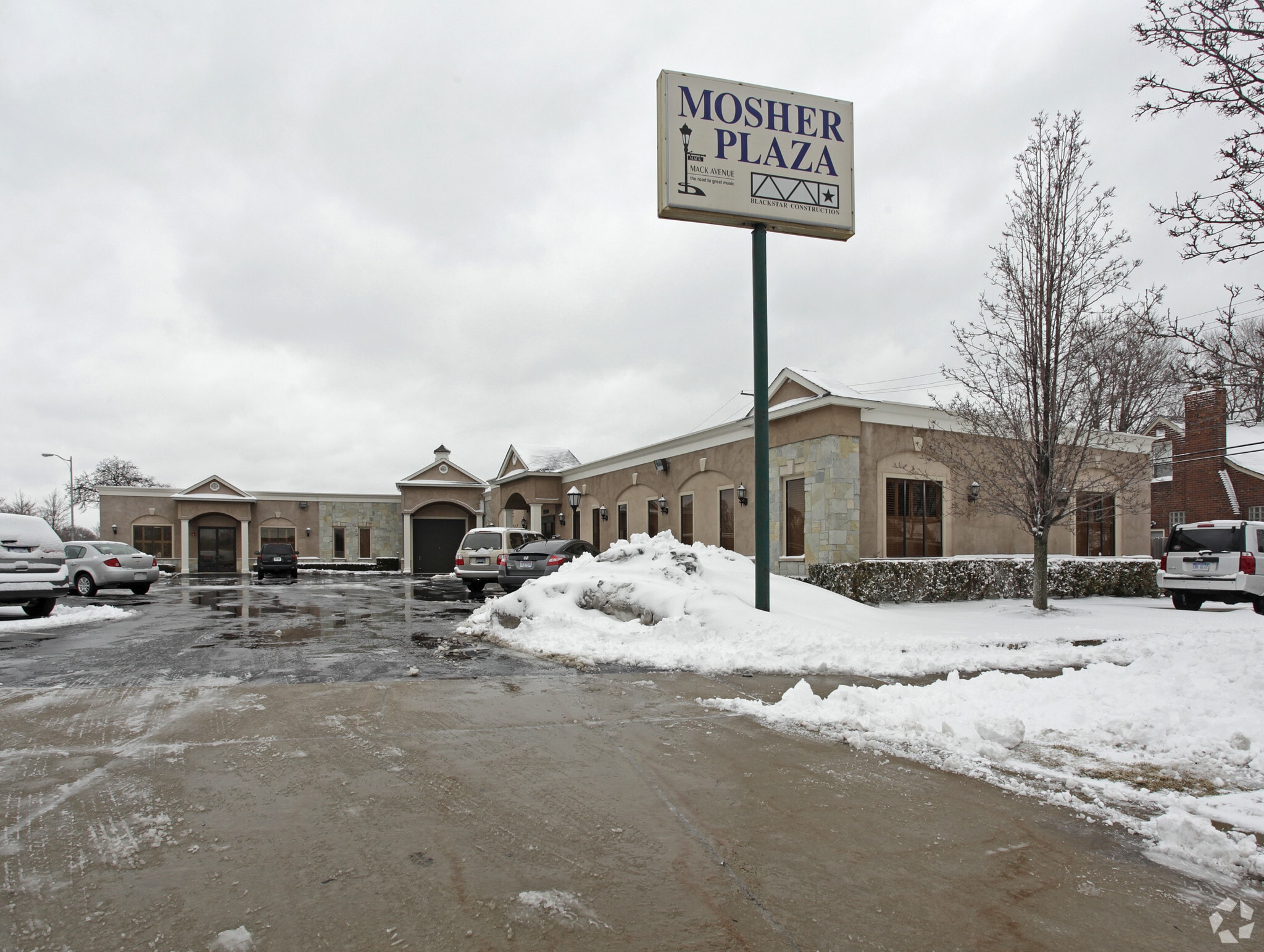 19900 Harper Ave, Harper Woods, MI for lease Primary Photo- Image 1 of 13