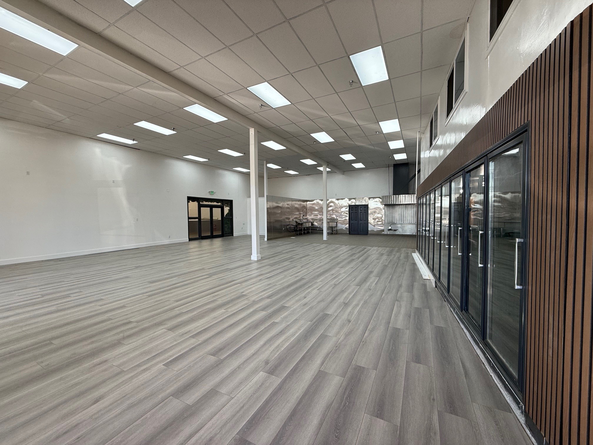 1933 E Gage Ave, Los Angeles, CA for lease Primary Photo- Image 1 of 49