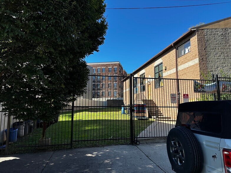 33 Prescott St, Jersey City, NJ for sale - Primary Photo - Image 1 of 5