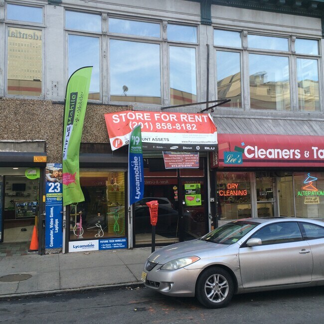 Plus de détails pour 2-14 Branford Pl, Newark, NJ - Commerce de détail à louer