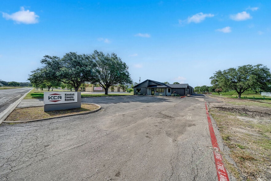 117 Commerce Ave, Boerne, TX for sale - Building Photo - Image 3 of 29
