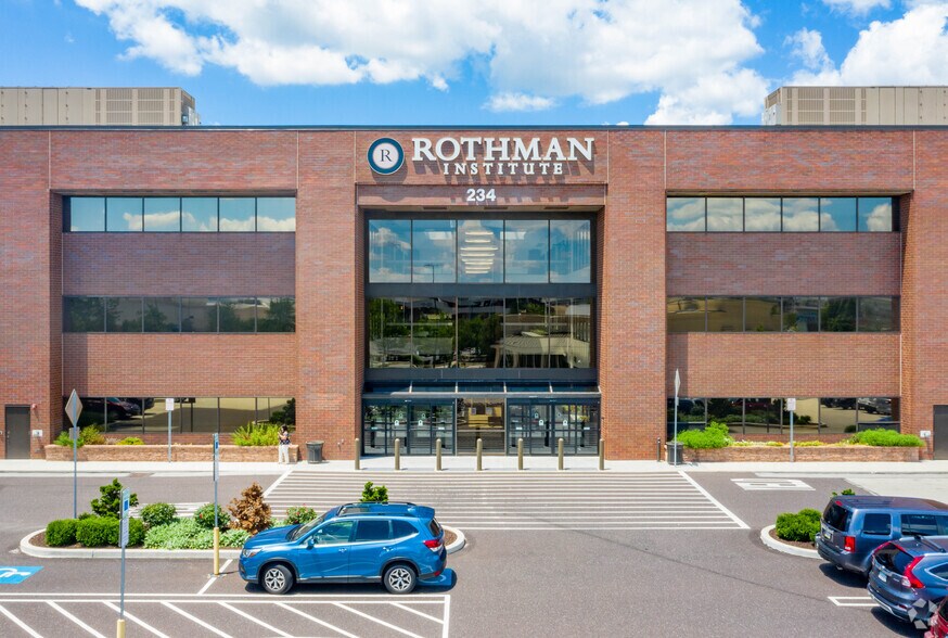 234 Mall Blvd, King Of Prussia, PA à louer - Photo du bâtiment - Image 2 de 7