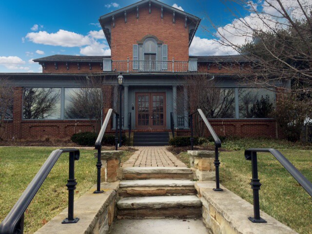 33 Public Sq, Brecksville, OH à louer - Photo du bâtiment - Image 3 de 22