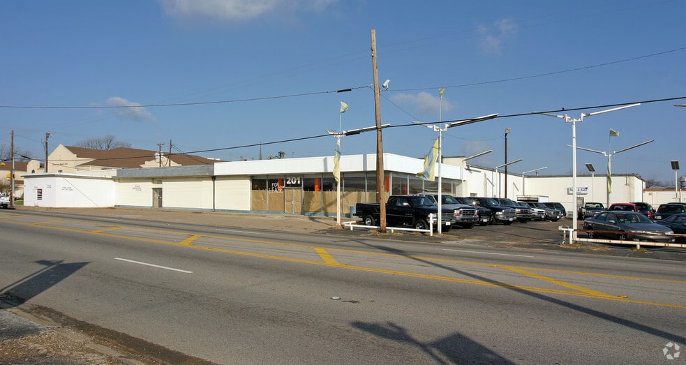 201 E Division St, Arlington, TX for sale - Building Photo - Image 3 of 9