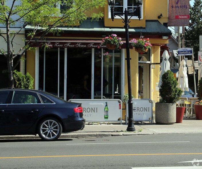 307 Danforth Ave, Toronto, ON à louer - Photo du bâtiment - Image 2 de 3