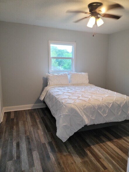 1225 N Highland Ave, Jackson, TN à vendre - Photo du bâtiment - Image 2 de 11