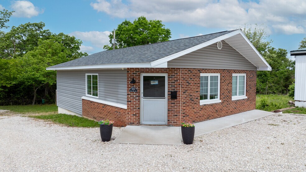 900 Highway 42, Iberia, MO à vendre - Photo du bâtiment - Image 1 de 21